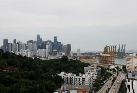 ２月１６日、シンガポールのウォン財務相は２０２４年予算について、家計や企業へのインフレ圧力に対抗するため支出を拡大すると述べた。写真はシンガポールで２０２３年７月撮影（２０２４年　ロイター／Edgar Su）