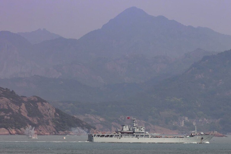 中国本土に近い馬祖島周辺で演習を行う中国軍の艦艇　THOMAS PETERｰREUTERS