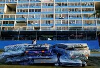 ベネズエラの油田リグで爆発、8人負傷　余震と救助活動が続く中