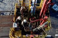 ウクライナ情勢で石油増産ブームの北米に高い障壁　厳しい条件に人手集まらず