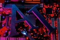 【AIバブルの兆候？】生成AIブームの余波で、汎用半導体の供給不足と価格高騰が加速