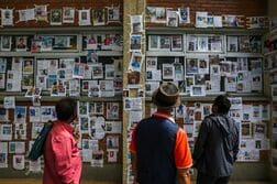 ネパール大規模土石流発生1週間、捜索から生活再建に重点　なお4000人行方不明