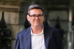 英次期首相有力候補のバーナム議員、新財務相は未定