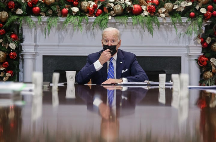 バイデン政権はクリスマス帰省の自粛は要請しない方針　Evelyn Hockstein/iStock.