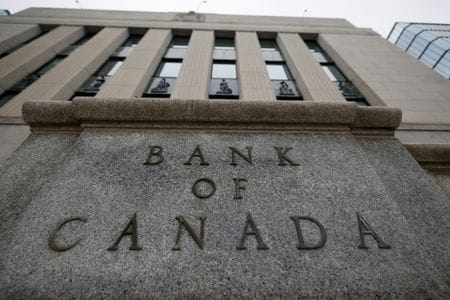 １０月９日、カナダ銀行（中央銀行）は、金融部門の規制強化に警鐘を鳴らすとともに、米国の関税相殺に役立つ可能性があるとして競争とイノベーションを促進する措置を求めた。オタワの同中銀で２０２２年５月撮影（２０２５年　ロイター/Blair Gable）