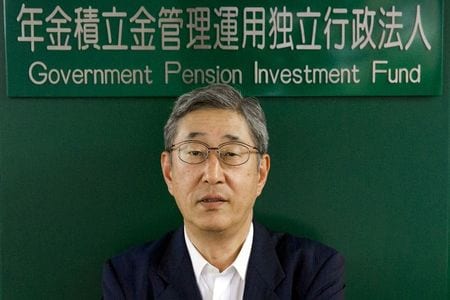 　６月５日、年金積立金管理運用独立行政法人（ＧＰＩＦ）の三谷隆博理事長は、ロイターとの単独インタビューに応じた。外貨資産での運用を増やすのに、為替リスクを回避する狙いで「為替ヘッジ」を導入するかは「今すぐに対処すべき課題ではない」との認識を示した。都内で撮影（２０１５年　ロイター/Thomas Peter）