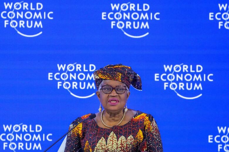 世界貿易機関（ＷＴＯ）のオコンジョイウェアラ事務局長。１月、スイスのダボスで撮影。REUTERS/Denis Balibouse