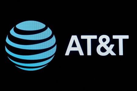 米通信大手ＡＴ＆Ｔは１日、傘下のワーナーメディアを４３０億ドルで分社化すると発表した。２０１９年９月撮影（２０２２年　ロイター/Brendan McDermid）