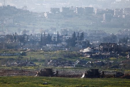 米ホワイトハウスは１４日、パレスチナ自治区ガザの停戦について、イスラム教の「ラマダン（断食月）」とユダヤ教の「過ぎ越しの祭り」を超えて４月まで延長する「つなぎ案」を提示したと明らかにした。ガザで１０日撮影撮影（２０２５年　ロイター/Amir Cohen）