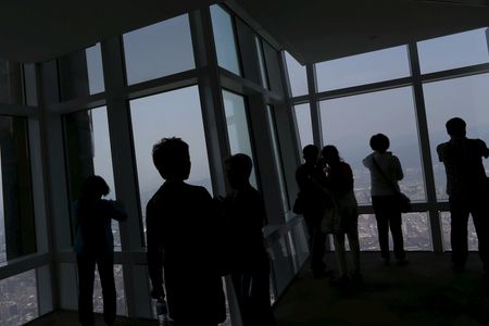 　台湾とインドは１６日、インド人労働者の受け入れに関する覚書を交わした。台湾は労働力不足に直面しており、外国人労働者の受け入れを拡大する。台北で２０１６年３月撮影（２０２４年　ロイター／Tyrone Siu）