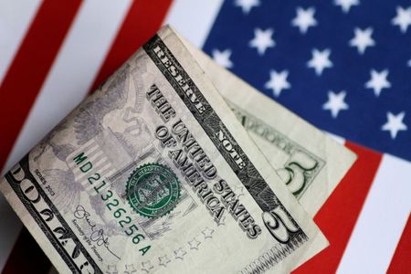 米商務省が２８日発表した１月の財（モノ）の貿易赤字は前月比２．０％増の９１５億ドルとなった。小幅な増加にとどまり、第１・四半期序盤の国内総生産（ＧＤＰ）成長率にほとんどまたは全く影響を及ぼさない可能性を示唆した。（２０２３年　ロイター／Thomas White）