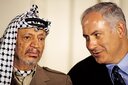 アラファトとネタニヤフがワシントンで会談（1996年）　LARRY DOWNING-SYGMA/GETTY IMAGES