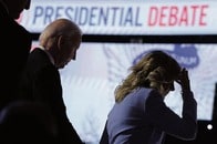 大統領選討論会で大惨事を演じたバイデンを、民主党が差し替える3つの方法