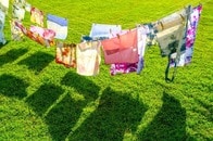 信じられない...「洗濯物を干しておいて」夫に頼んだ女性が目にした光景が「酷すぎる」とSNS震撼、大論争に