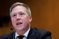 米陸軍長官が年内退任の報道、国防長官と対立　混乱に拍車も
