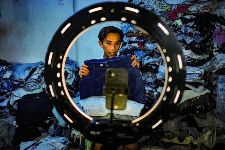 ソーシャルメディアは偽の求人広告と人身売買の温床になっている　EZRA ACAYAN／GETTY IMAGES