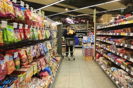 　６月９日、中国国家統計局が発表した５月の生産者物価指数（ＰＰＩ）は前年同月比５．５％上昇と、予想の５．７％を下回る伸びとなった。上海のスーパーで２０１５年２月撮影（２０１７年　ロイター/Aly Song）