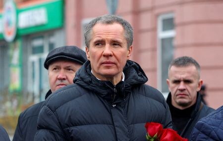 　７月２３日、ロシア南部ベルゴロド州は、ウクライナ軍の激しい攻撃を受けている国境周辺１４地域への立ち入りを２３日から制限する。写真はベルゴロド州のグラトコフ知事。同州で撮影（２０２４　ロイター）