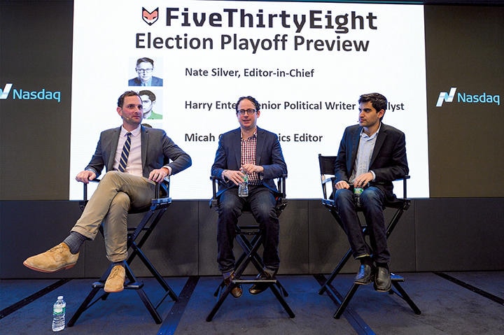 シルバー（中）率いるファイブサーティーエイトは世論調査分析の代表格　ANDREW TOTH/GETTY IMAGES