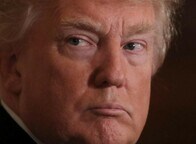 トランプ、フリン巡る捜査中止をFBI在任中のコミーに要請
