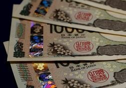 午前のドルは157円後半へ軟化、米金利が低下　レンジ推移は継続