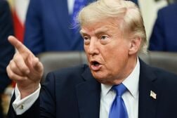 トランプ氏、郵便投票巡る最高裁判断に反発　自身指名判事ら批判