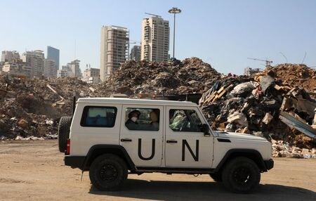 　６月２９日、国連総会の予算委員会は２９日、国連平和維持活動（ＰＫＯ）の新年度（２０２１年７月─２２年６月）予算を約６０億ドルとすることで合意した。写真は２０２０年１０月、レバノン・ベイルートで撮影（２０２１年　ロイター/Mohamed Azakir）