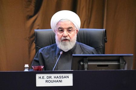 イランのロウハニ大統領は１５日、２０１５年の核合意を新たな「トランプ・ディール」に置き換える案について、「奇妙な」提案でトランプ米大統領は約束を果たさないと批判し、疑念を示した。クアラルンプールで昨年１２月撮影（２０２０年　ロイター/Malaysia Department of Informati）