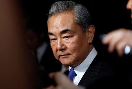 　中国の王毅外相は２５日、北京でポルトガルのランジェル外相と会談し、中国と欧州の首脳が世界的な貿易摩擦の激化に対処するなか、中欧関係の強化を呼びかけた。東京で２１日代表撮影（２０２５年　ロイター）