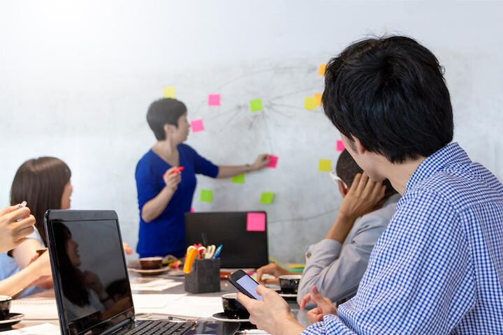 日本の大学の職業教育への学生の評価は中高よりも低い（写真はイメージで記事内容とは関係ありません）　SetsukoN/iStock.