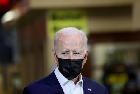 　米自動車大手フォード・モーターの広報担当者は、バイデン米大統領（写真）を１８日にミシガン州ディアボーンの電気自動車（ＥＶ）工場で出迎えることを確認した。写真は６日、ニューオーリンズで撮影（２０２１年　ロイター／Jonathan Ernst）