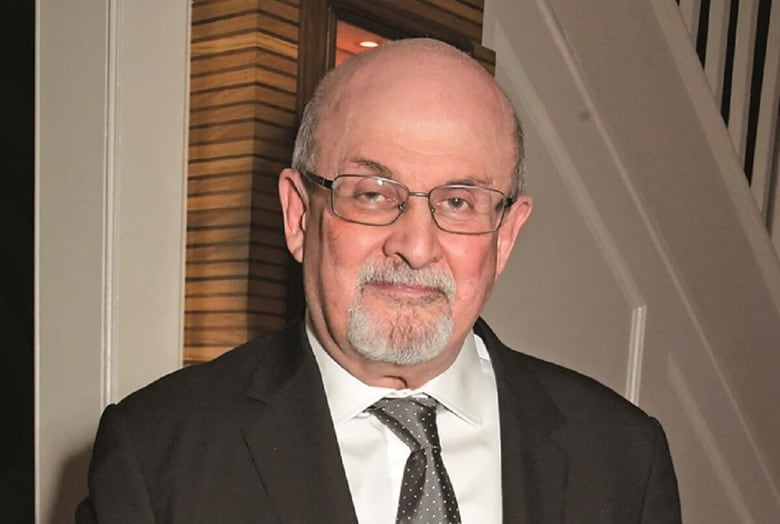 長年殺害の脅迫を受け続けたラシュディ（3月）　DAVE BENETT/GETTY IMAGES