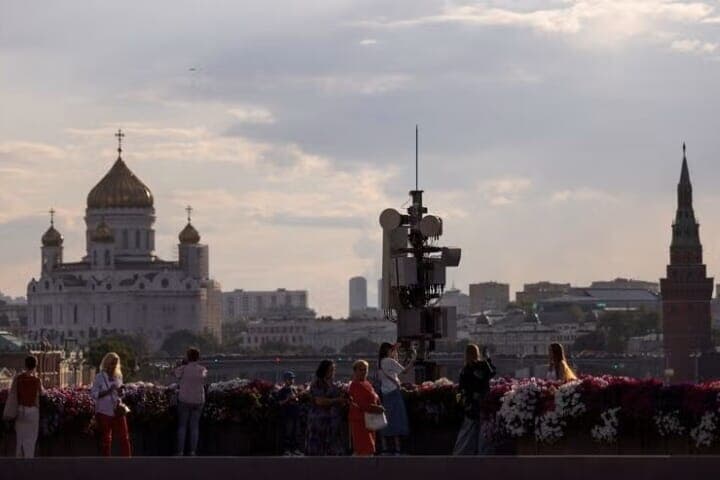 １０月３１日、 ロシア政府は３年目に入って膨らむ一方のウクライナ戦費を調達するため、さらなる増税を余儀なくされるとの見方が経済学者から出ている。モスクワで８月撮影（２０２４年　ロイター/Maxim Shemetov）