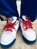 足元に集まる視線