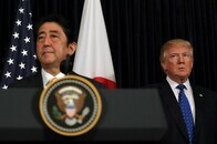日米首脳が電話会談　トランプ大統領「最大限の軍事力で守る」