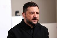 ロシア軍がキーウにミサイル攻撃、ゼレンスキー氏はトランプ氏らと会談