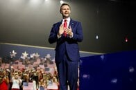 バンス氏、民主を「過激派」と批判　共和党大会2日目