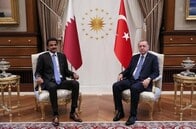 カタールがトルコへ150億ドル投資約束、リラ高後押し　米国は関税維持方針
