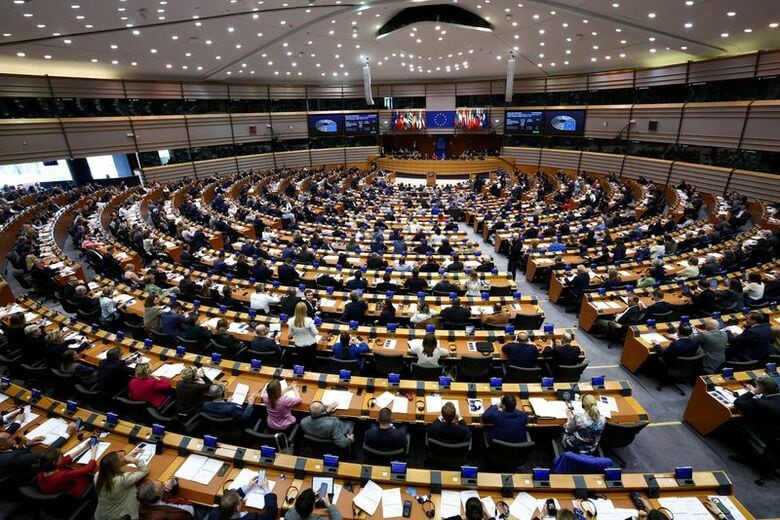 ベルギー・ブリュッセルで開かれた欧州議会。３月撮影。REUTERS/Yves Herman/File Photo