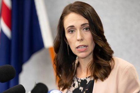 　８月２１日、ニュージーランドのアーダーン首相（写真）は、新型コロナウイルス対策として実施している最大都市オークランドのロックダウンを緩和するかどうかの判断を来週に持ち越した。写真はニュージーランドのクライストチャーチで３月撮影（２０２０年　ロイター／Martin Hunter）