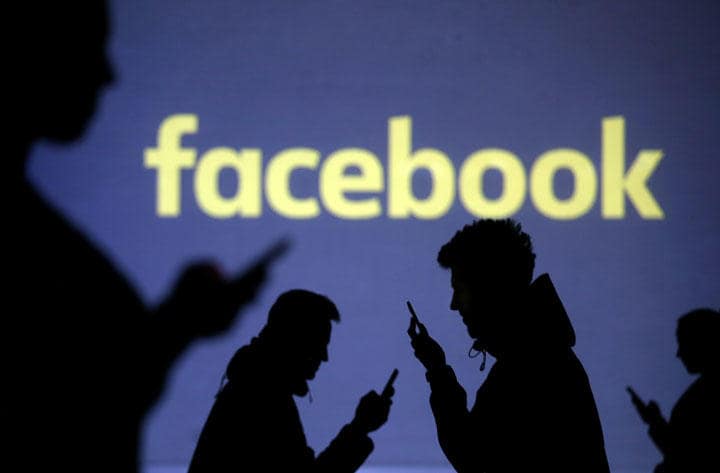 コロナ禍やボイコット運動にもかかわらずフェイスブックの広告収益は伸びている　Dado Ruvic(Illustration)-REUTERS