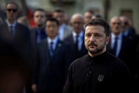 ウクライナのゼレンスキー大統領は２９日、ロシアとの戦争の解決に向けた進展は、ロシアが無条件停戦に同意するという第一歩を踏み出すことにかかっていると述べた。   ４月２５日、キーウで撮影（２０２５年　ロイター／Thomas Peter）