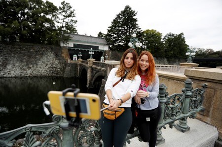 　１１月２０日、日本政府観光局が発表した１０月の訪日外国人客数は、前年同月比５．５％減の２４９万人だった。写真は都内で１０月撮影（２０１９年　ロイター／Soe Zeya Tun）