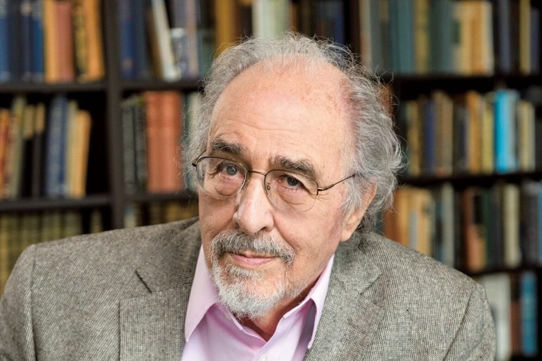 希望を捨てず　小説のおかげで、悪人が報いを受ける世界を描けるというエスキン　OTHO ESKIN