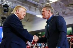 トランプ・オバマ両氏が激戦州入り、中間選挙まで1週間切る