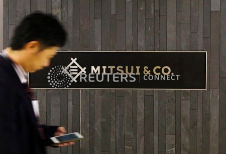 　三井物産は３月２７日、新型コロナウィルスの感染拡大とそれに伴う商品市況の下落により、２０２０年３月期の連結業績予想（当期利益４５００億円）について、約５００億円から７００億円程度の減損損失が生じる可能性があると発表した。２０１８年１月１０日、都内で撮影（２０２０年　ロイター/Toru Hanai）