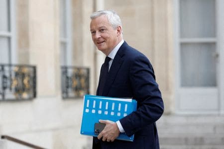 １１月２４日、フランスのルメール経済財務相（写真）は、フランスとドイツ両国がエネルギー政策や防衛関連の調達などを巡り冷え込んでいた関係を修復し、「前進」する意向だと表明した。パリで８日撮影（２０２２年　ロイター/Benoit Tessier）