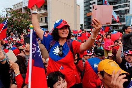 １１日に実施される台湾総統選は、自国の勢力下に置こうとする動きをあらわにする中国とどう向き合うかが、一貫して最大の争点となっている。写真は１月７日、