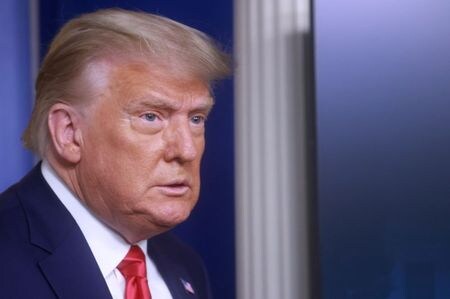 　１２月１日、トランプ米大統領（写真）の選挙陣営は、ウィスコンシン州での米大統領選の結果に異議を唱え、同州最高裁判所に提訴した。写真はワシントンで１１月撮影（２０２０年　ロイター／Hannah McKay）