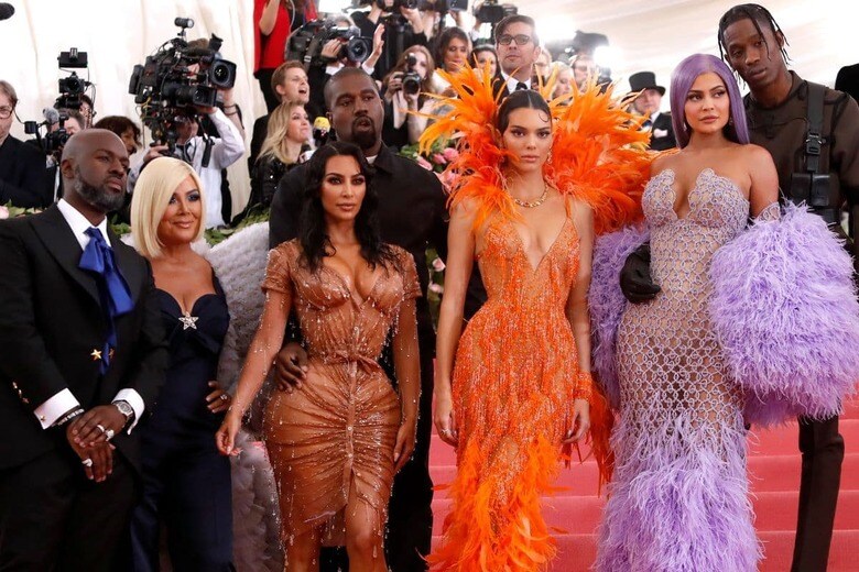 キム・カーダシアン（左から3番目、2019年5月）　Andrew Kelly-Reuters